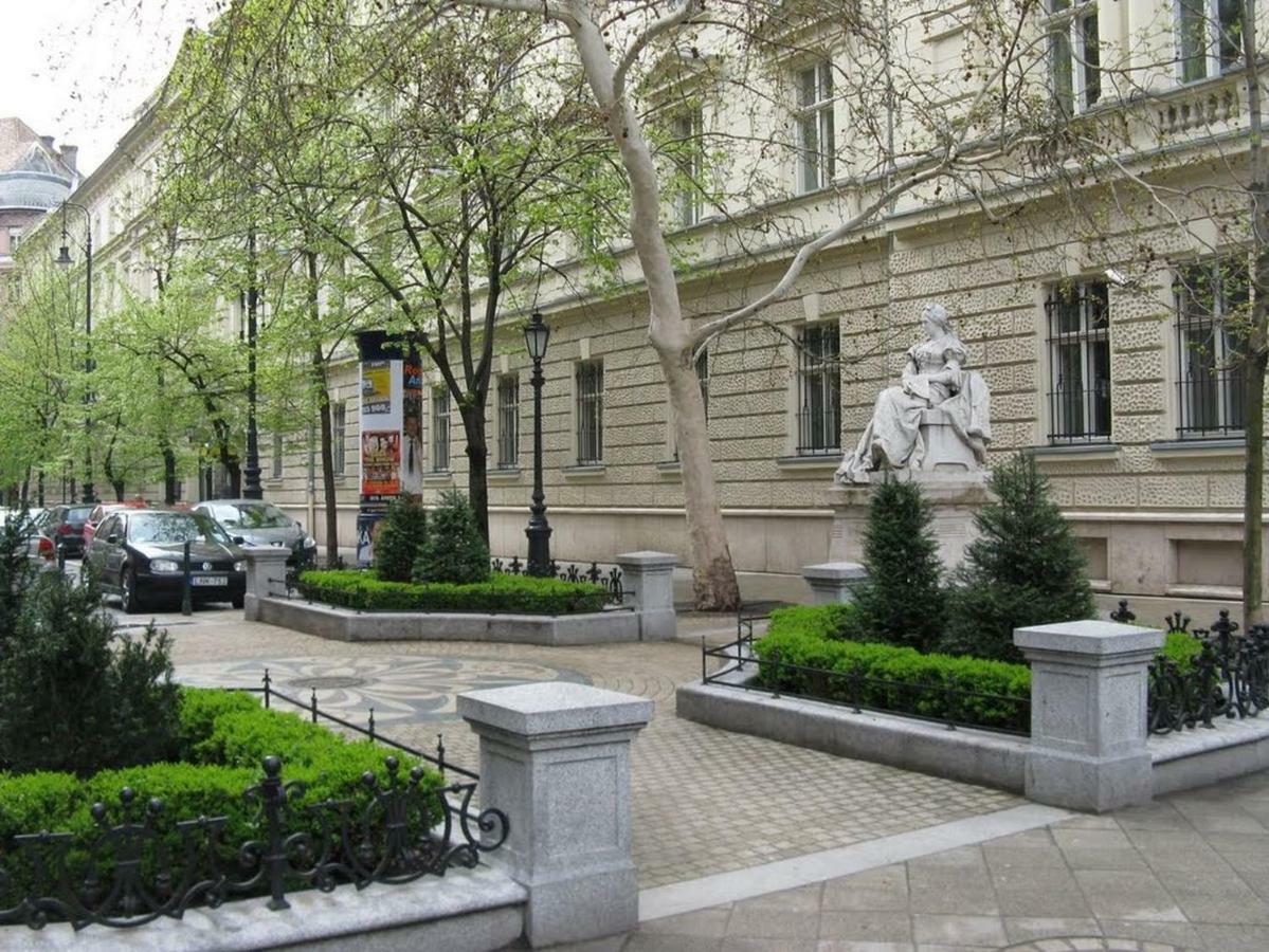 Romantic Hideaway Centertown Budapest Bagian luar foto